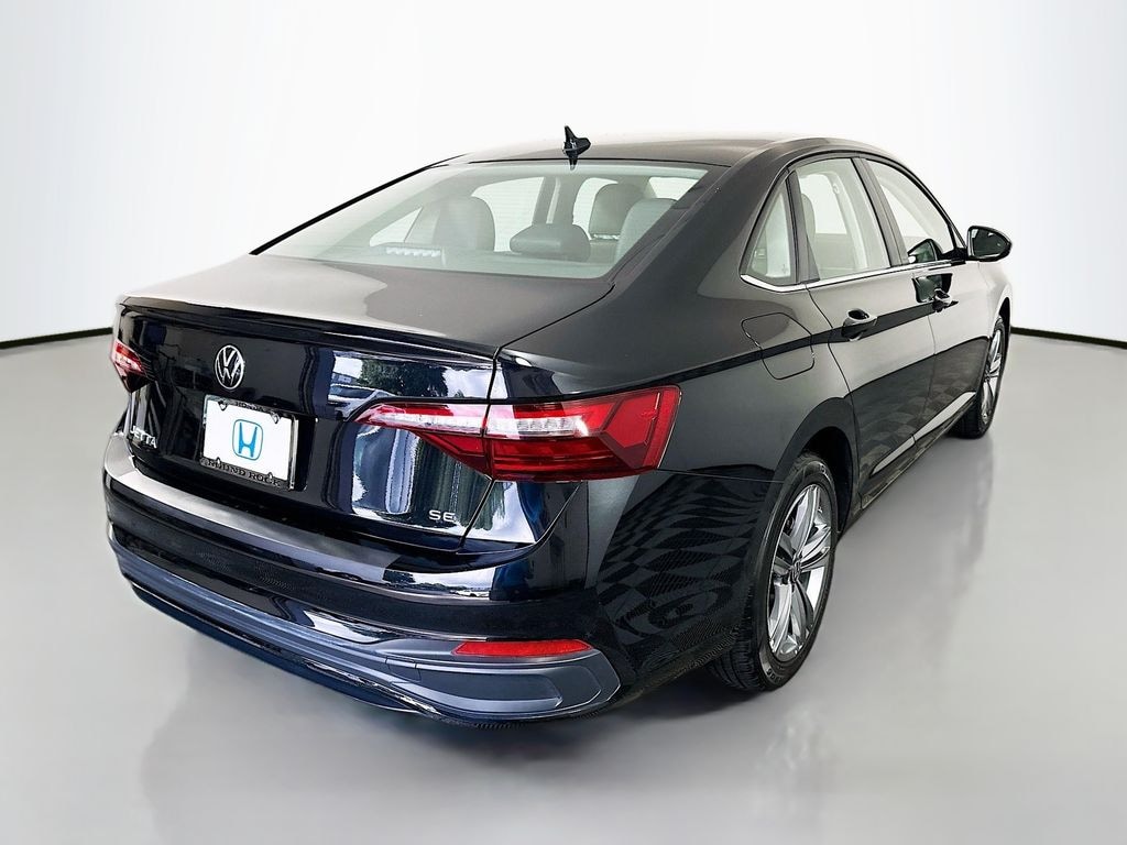 Used 2024 Volkswagen Jetta 1.5T SE Sedan