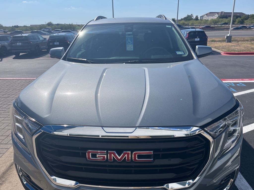 2024 Gmc Terrain SLE photo 2