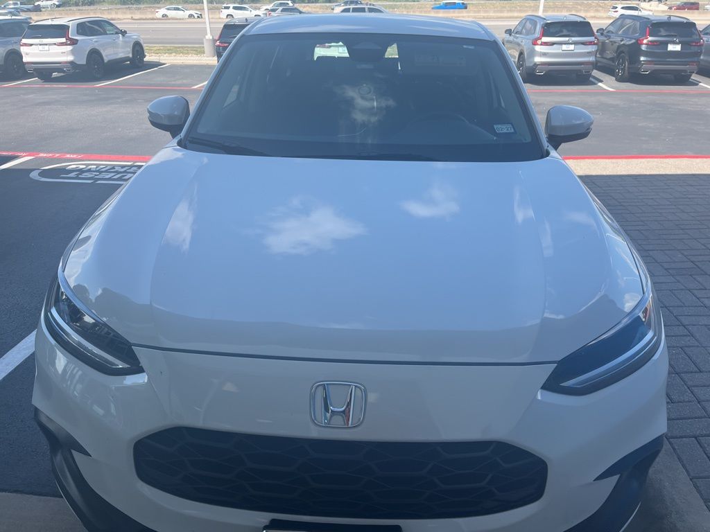2025 Honda HR-V LX photo 2