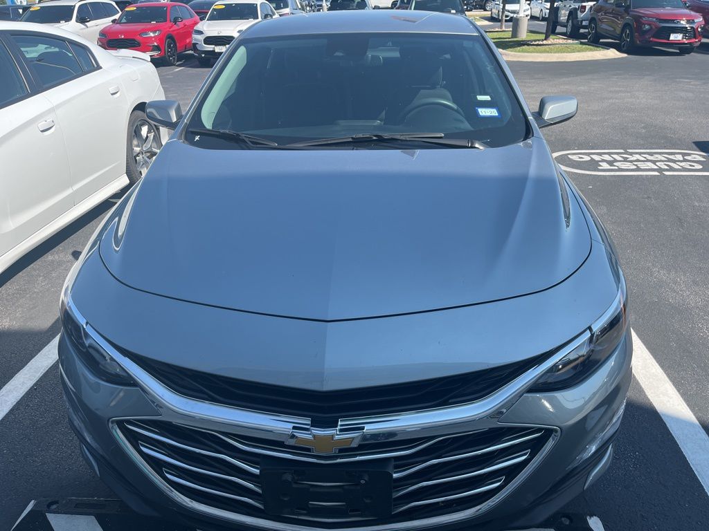 2024 Chevrolet Malibu 1LT photo 2