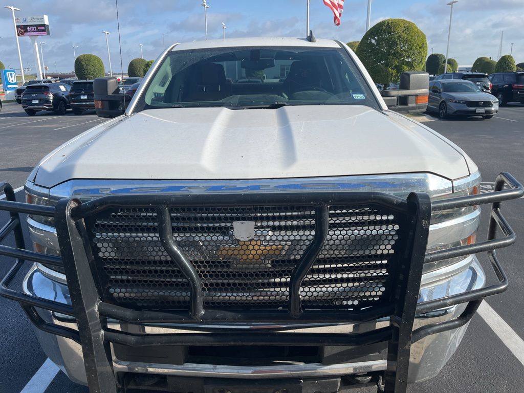 2016 Chevrolet Silverado 3500HD photo 2