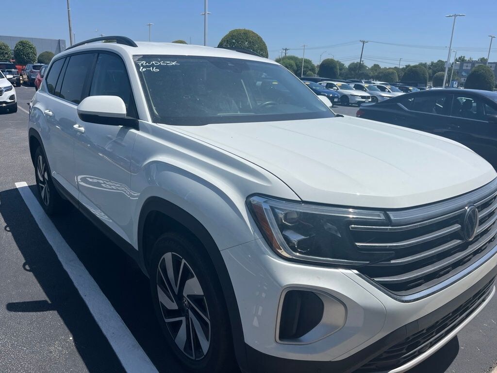 Used 2024 Volkswagen Atlas 2.0T SE w/Technology SUV