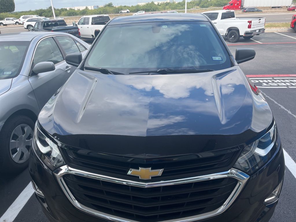 2019 Chevrolet Equinox LS photo 2