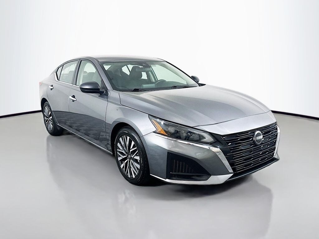 Used 2024 Nissan Altima 2.5 SV Sedan