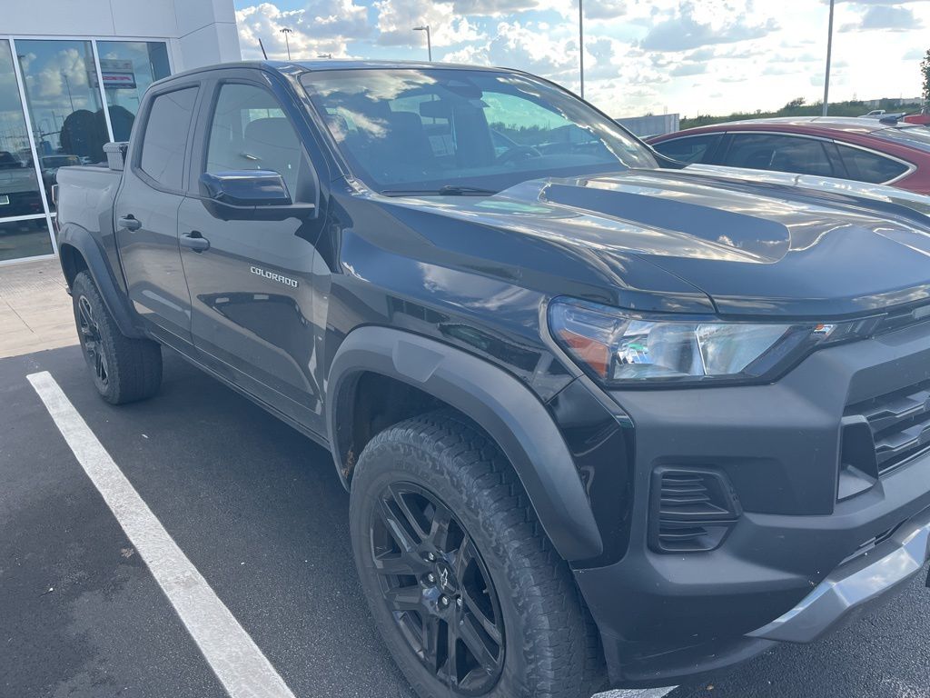 2023 Chevrolet Colorado Trail Boss photo 2