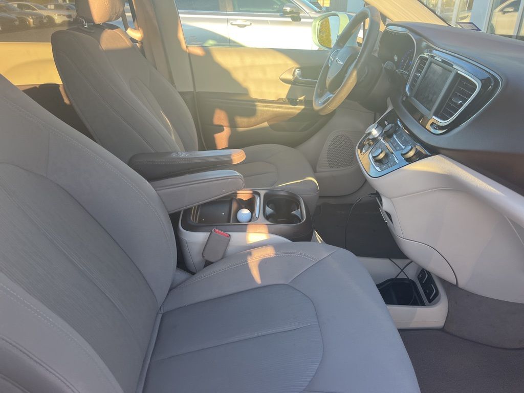 2018 Chrysler Pacifica Touring Plus photo 4