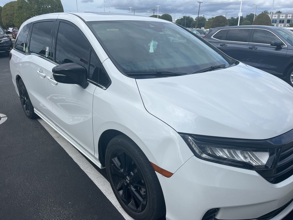 2023 Honda Odyssey Sport photo 2