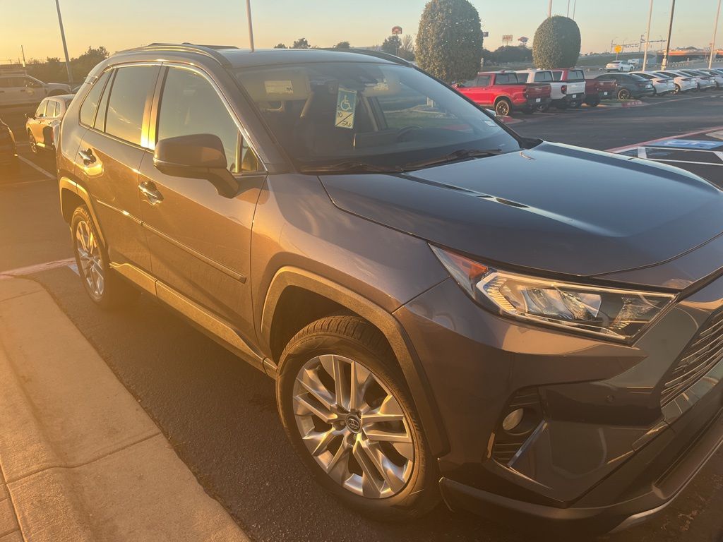 2019 Toyota RAV4 Limited photo 2