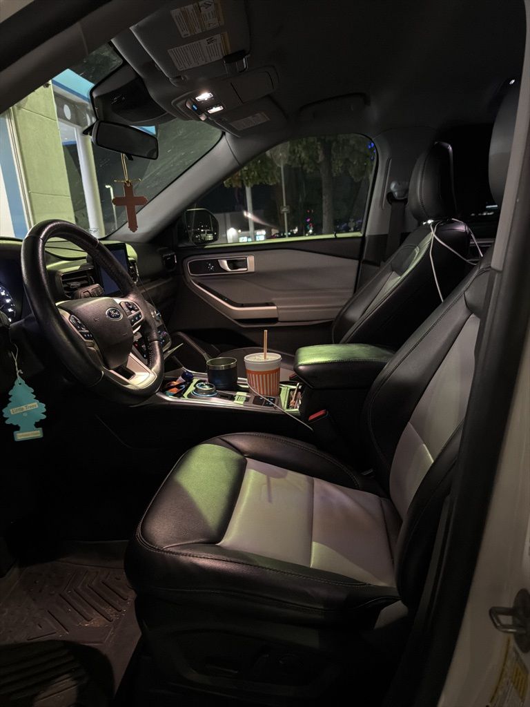 2022 Ford Explorer XLT photo 4