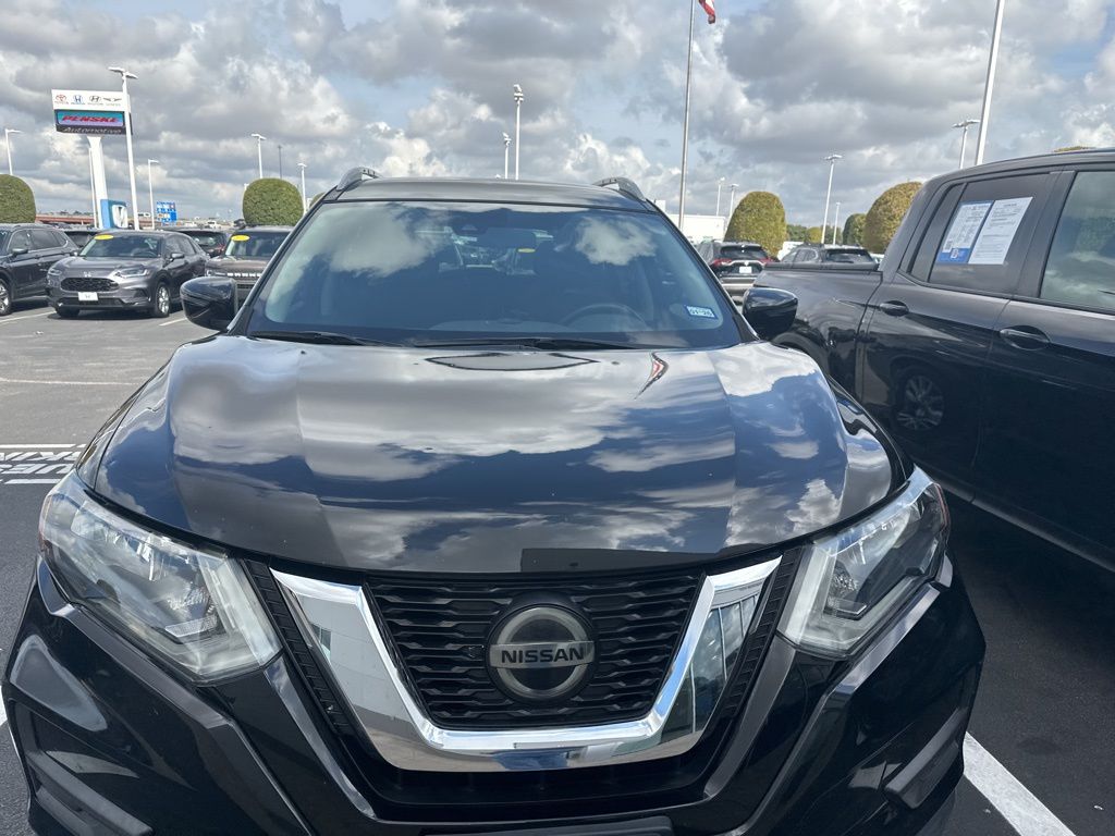 2019 Nissan Rogue S photo 2
