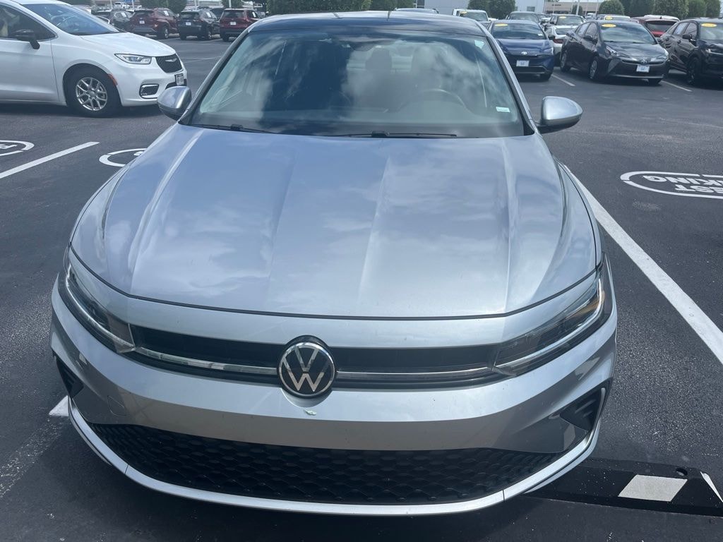 Used 2025 Volkswagen Jetta 1.5T SE Sedan