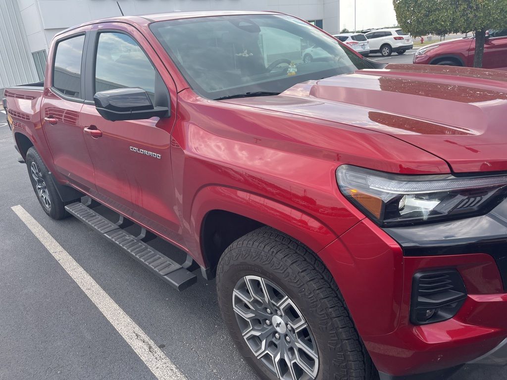 2025 Chevrolet Colorado Z71 photo 3