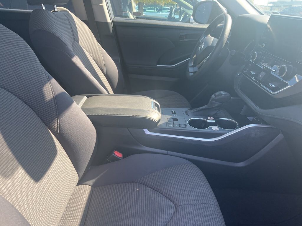 Used 2023 Toyota Highlander L SUV