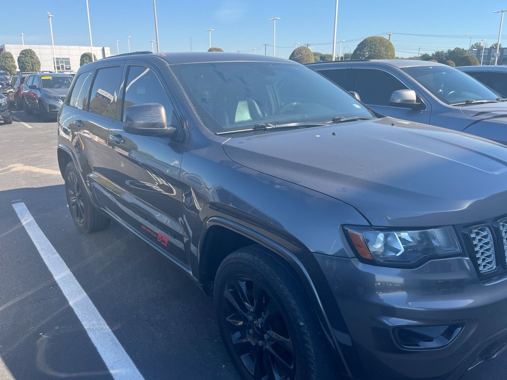 Used 2019 Jeep Grand Cherokee Laredo SUV