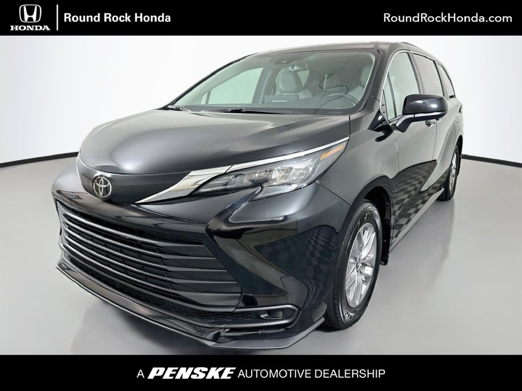 Used 2026 Toyota Sienna LE 8 Passenger Van Passenger Van