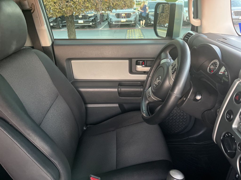 2012 Toyota FJ Cruiser Trail Teams Special Edition photo 3