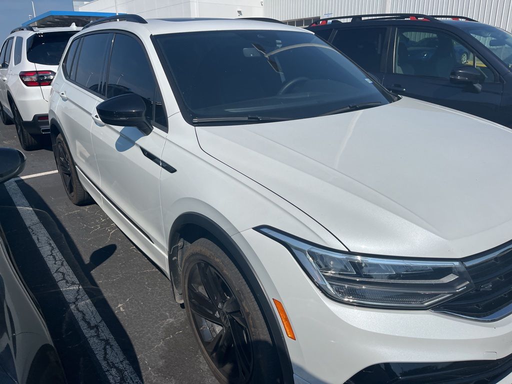 2024 Volkswagen Tiguan SE R-Line Black photo 3