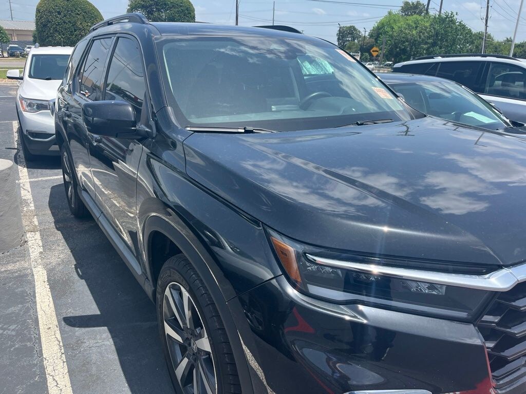 Certified 2025 Honda Pilot Touring SUV