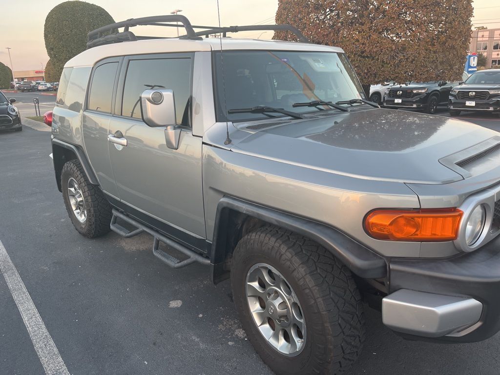 2012 Toyota FJ Cruiser Trail Teams Special Edition photo 2
