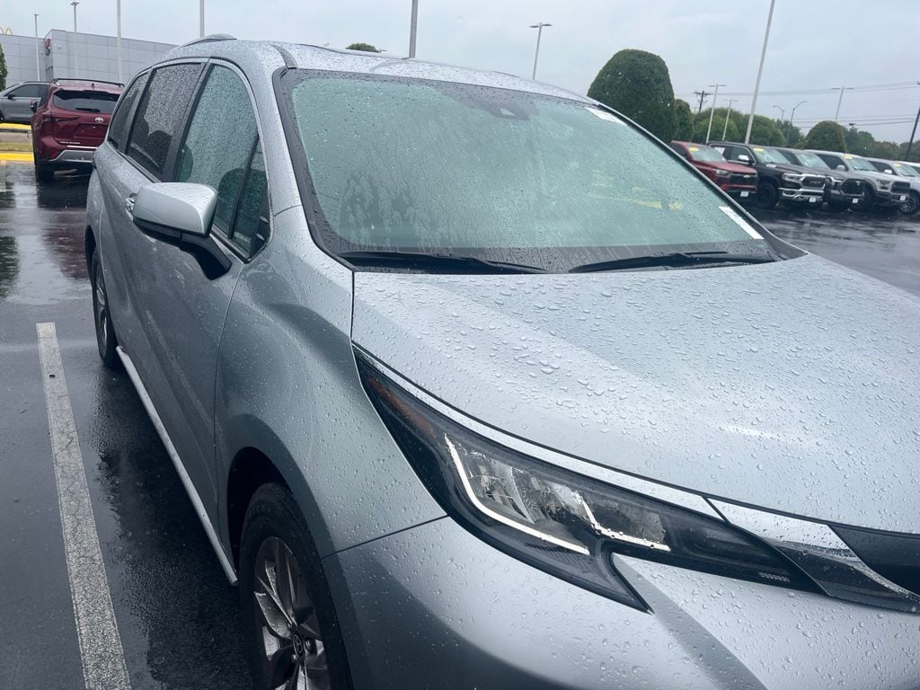 Used 2023 Toyota Sienna XLE 8 Passenger Van Passenger Van
