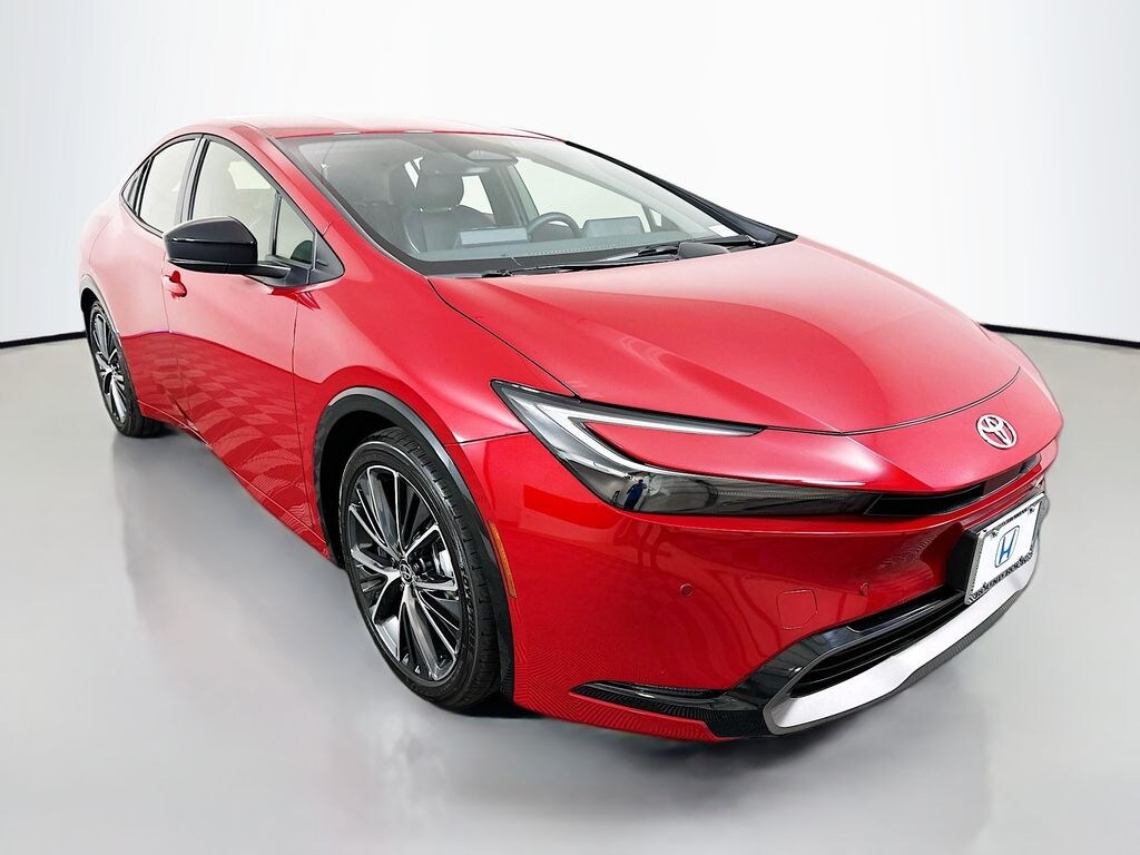 Used 2025 Toyota Prius XLE Hatchback