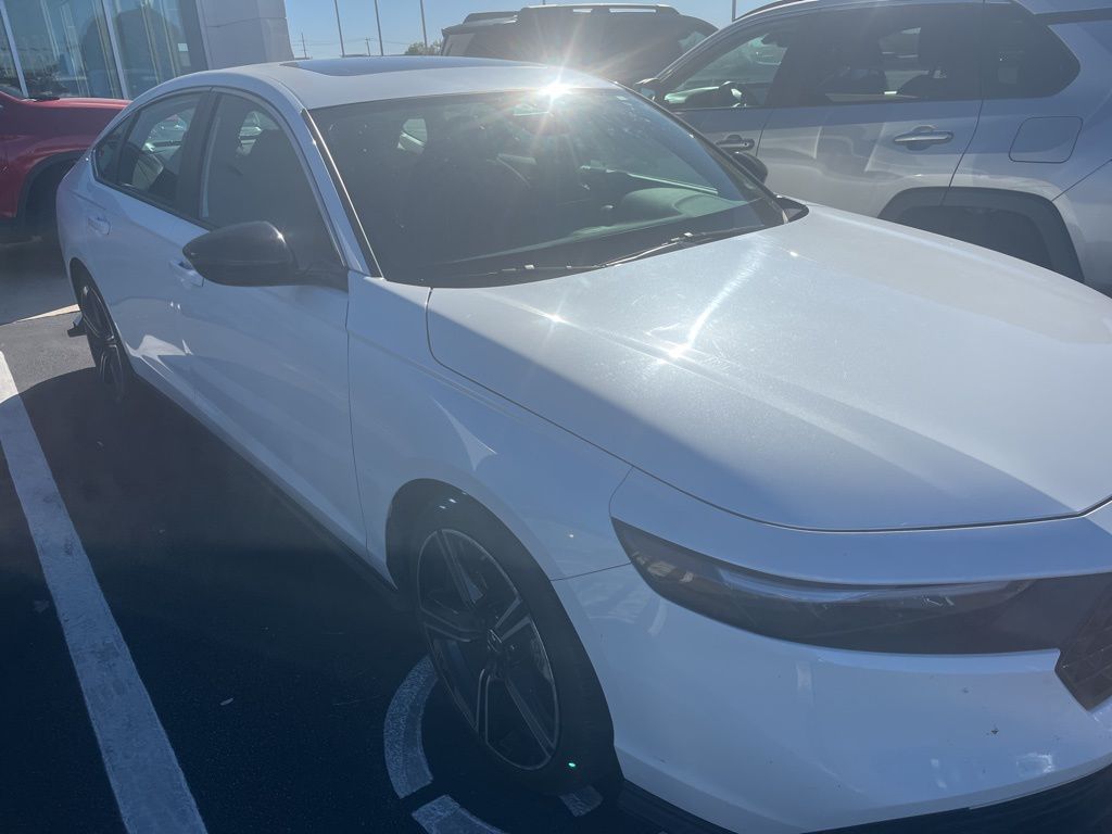 2024 Honda Accord Hybrid Sport photo 2