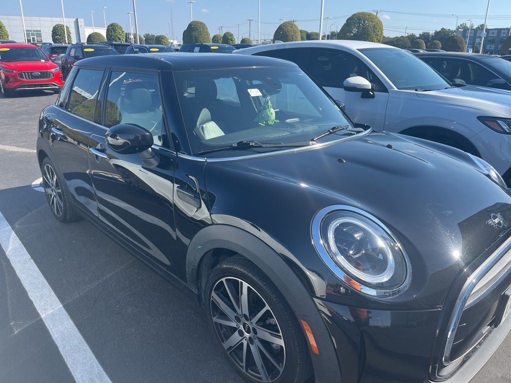2022 Mini Cooper 4 Door Hardtop photo 3