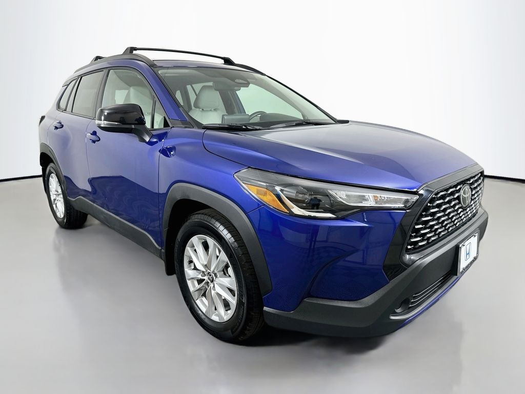 Used 2025 Toyota Corolla Cross LE SUV