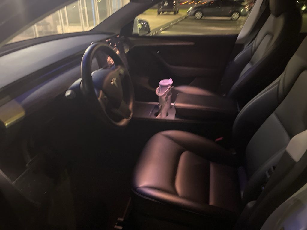 2023 Tesla Model Y Long Range photo 3