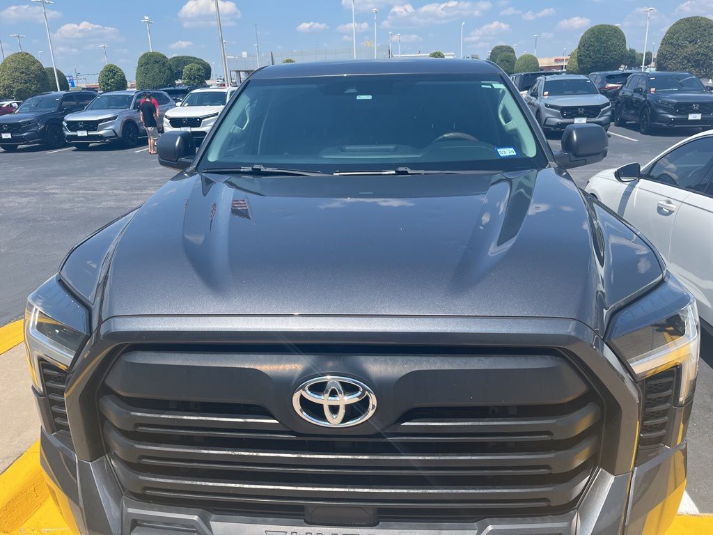 2022 Toyota Tundra SR5 photo 2