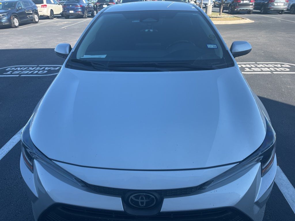 2025 Toyota Corolla LE photo 2