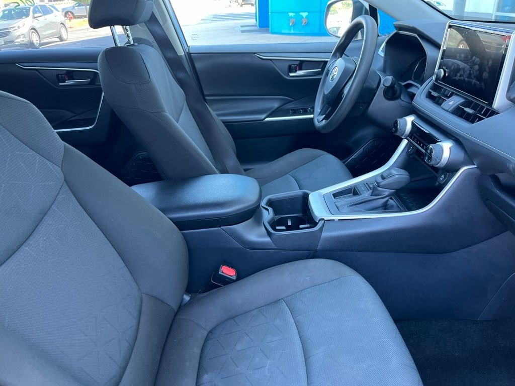 Used 2025 Toyota RAV4 XLE SUV