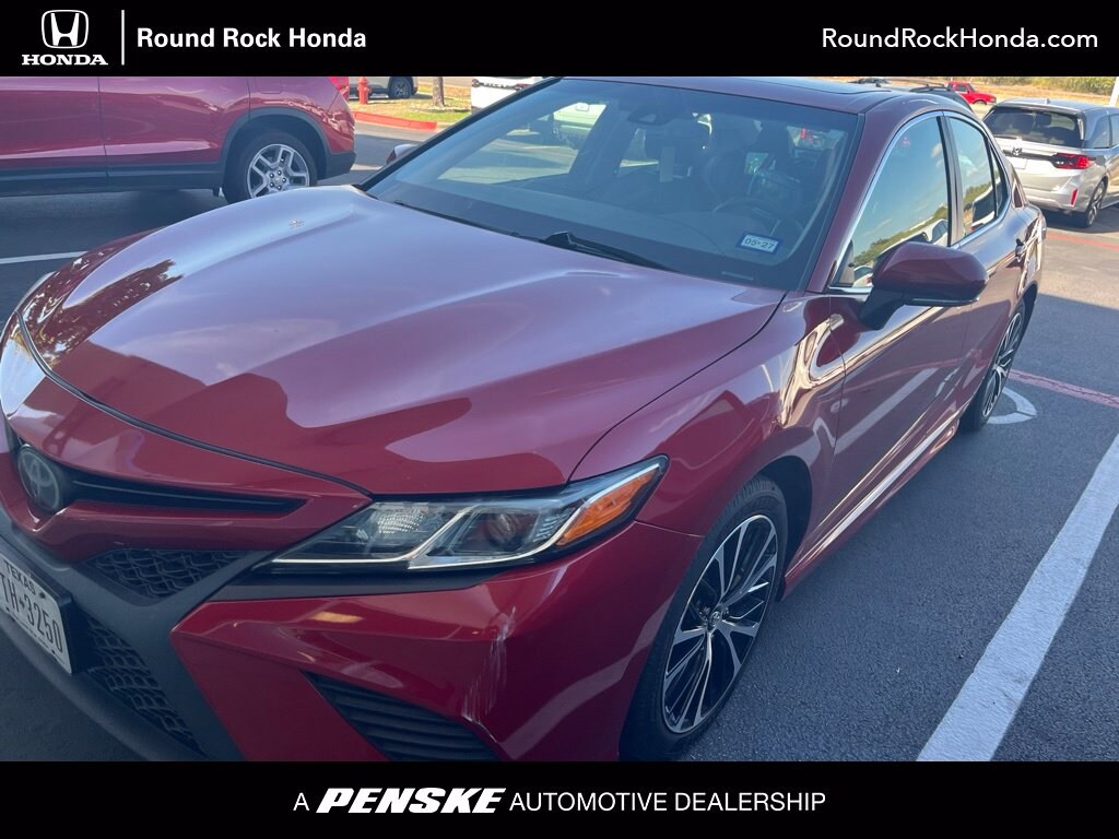 Used 2019 Toyota Camry SE Sedan