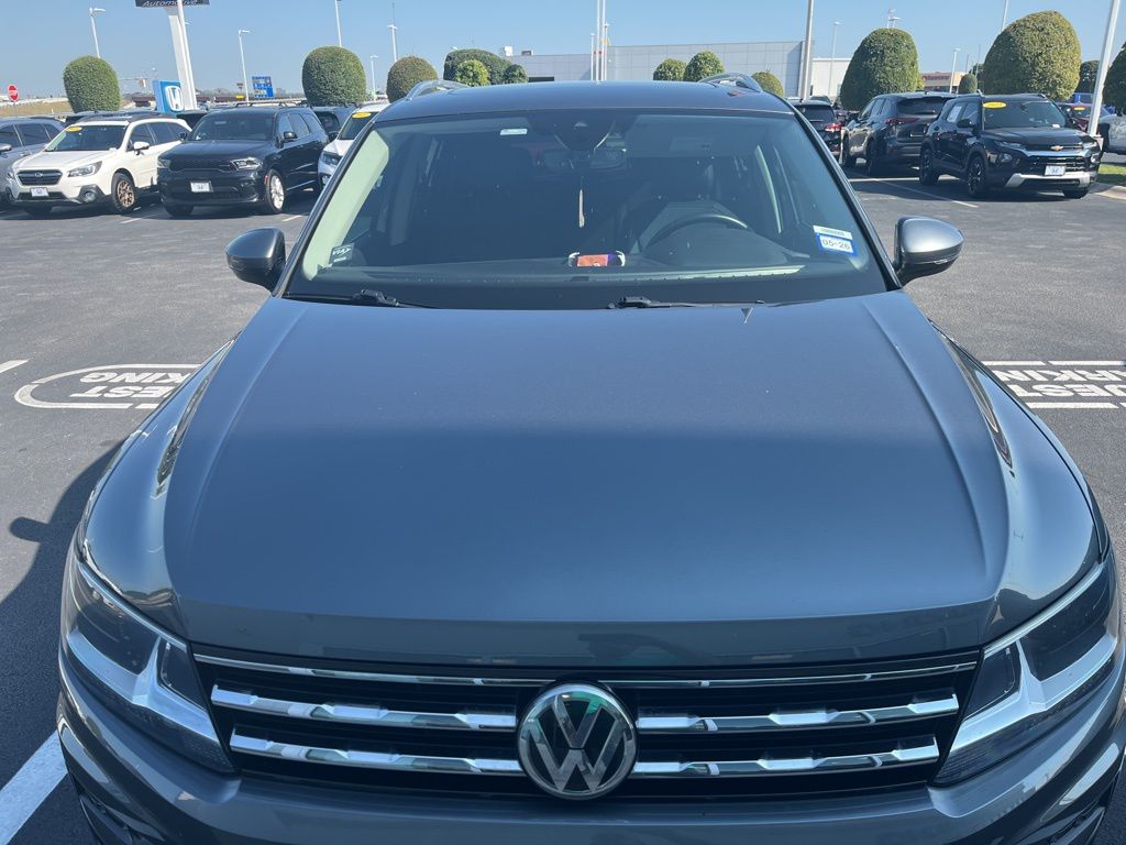 2020 Volkswagen Tiguan SE photo 2