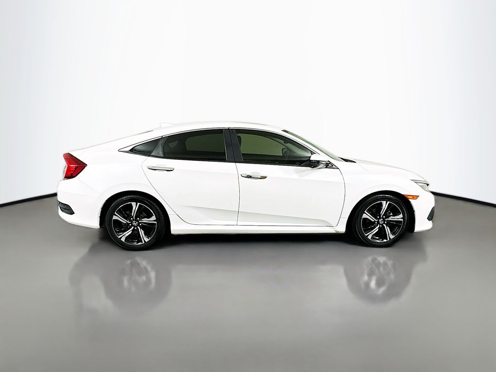 2018 Honda Civic Touring photo 4