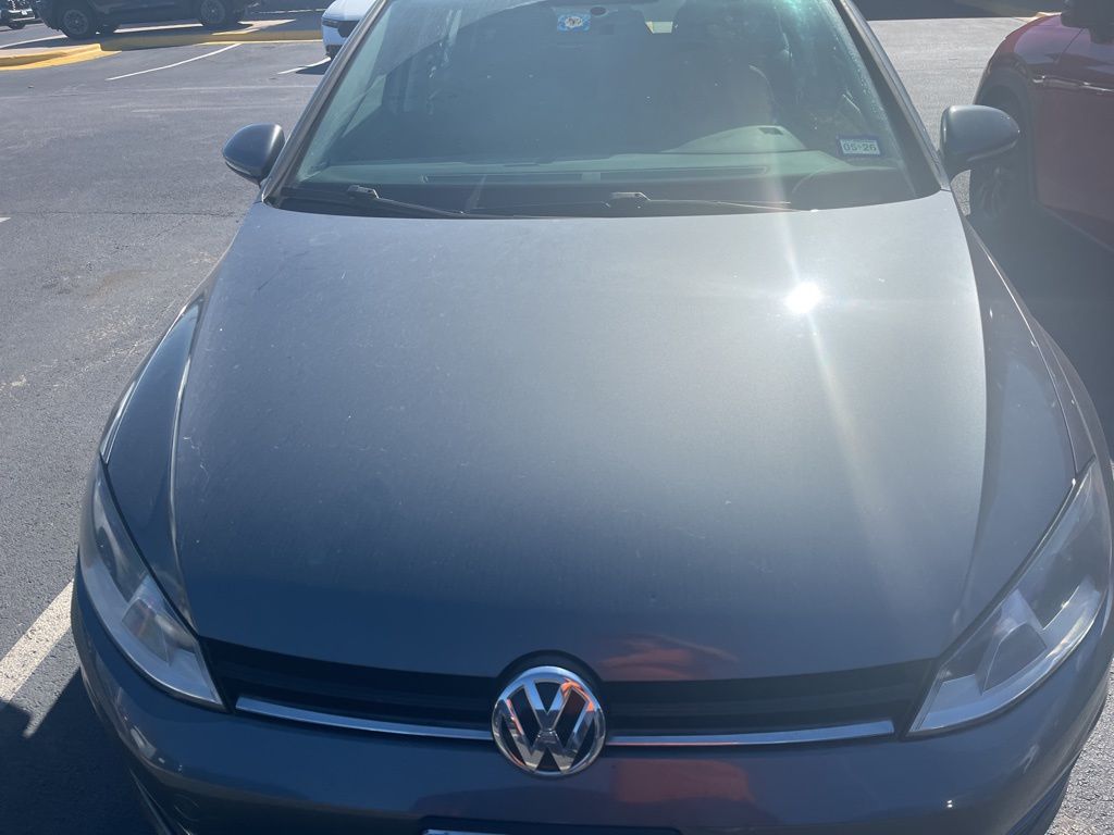 2017 Volkswagen Golf TSI S photo 2