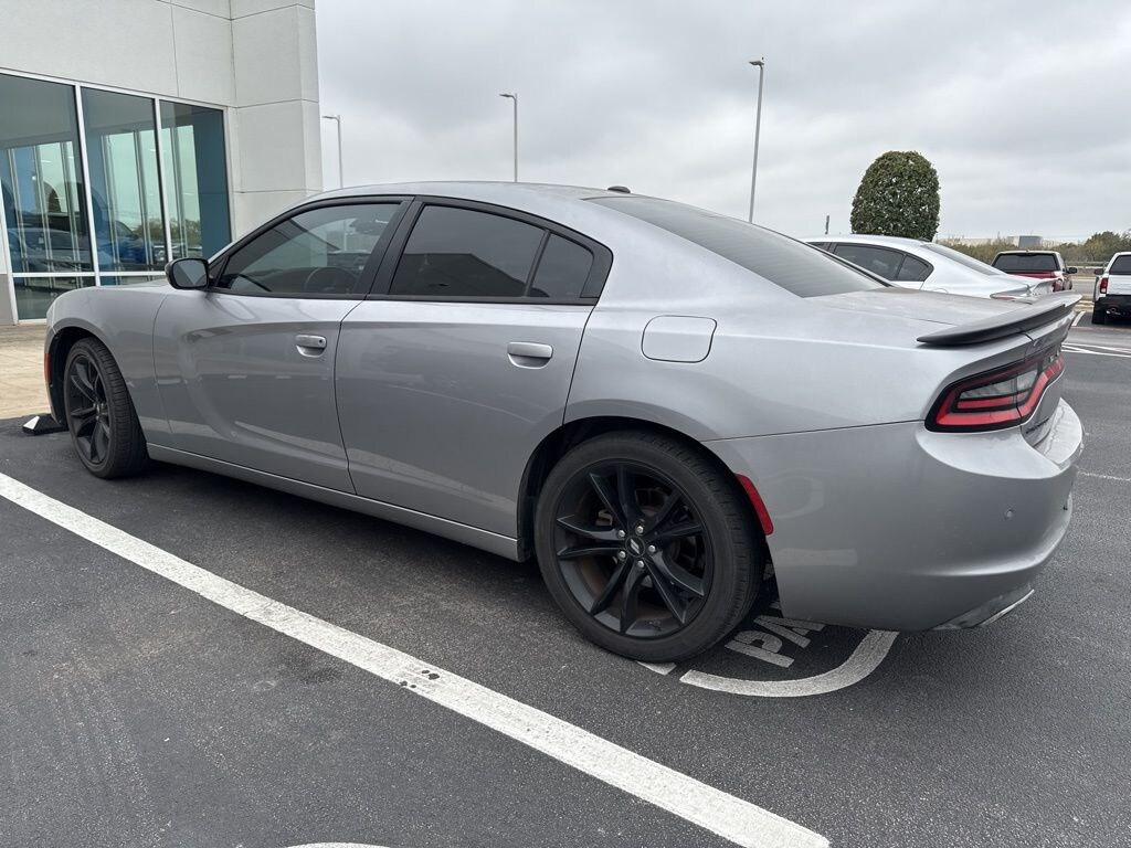 Used 2018 Dodge Charger SXT Sedan
