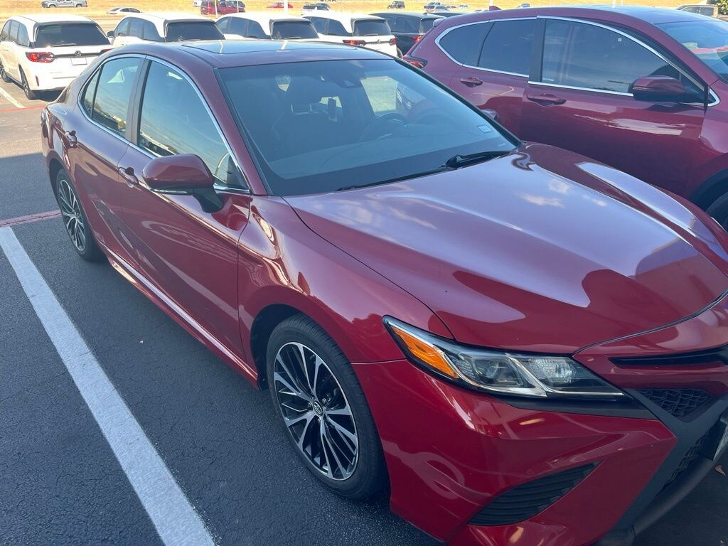 Used 2019 Toyota Camry SE Sedan