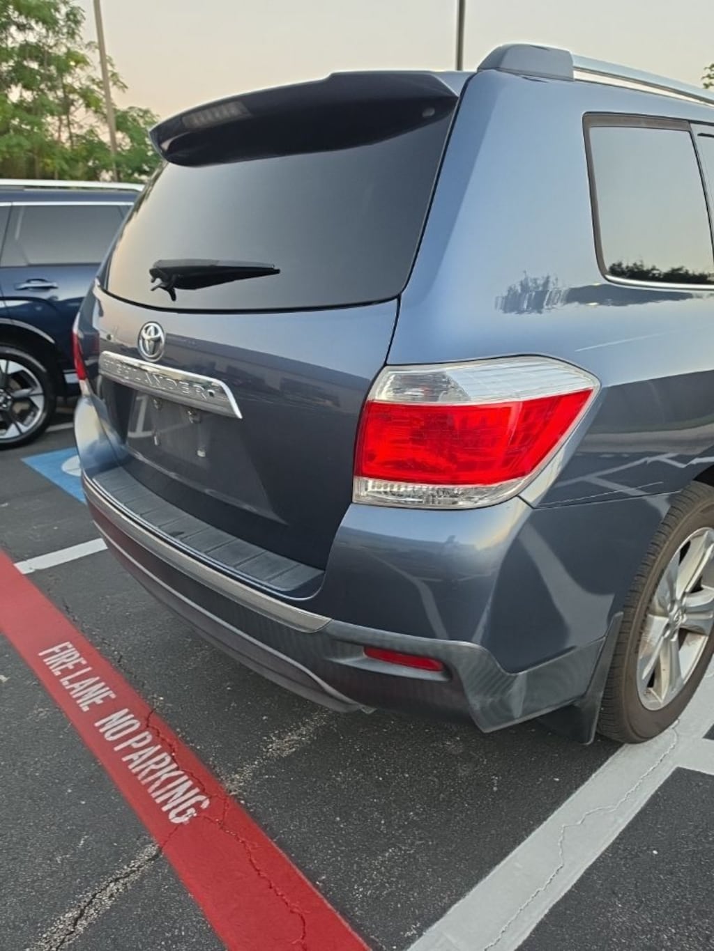 Used 2013 Toyota Highlander Limited V6 SUV