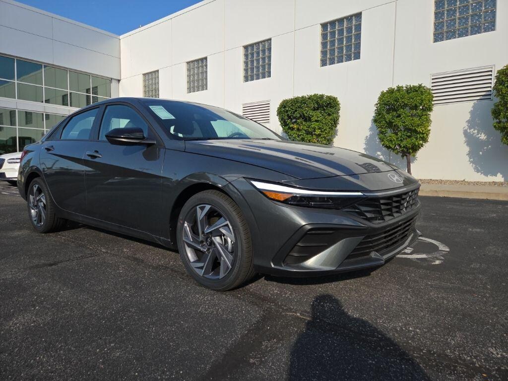 New 2025 Hyundai Elantra SEL Sport Sedan