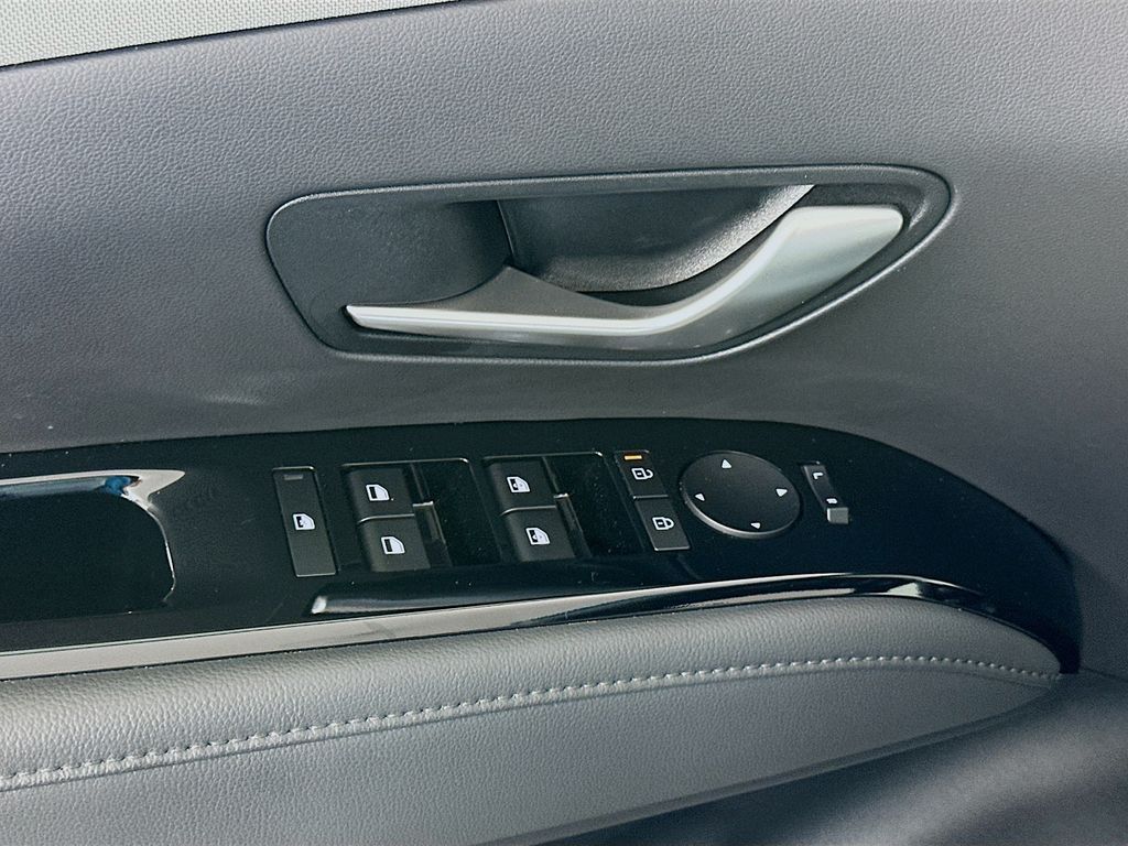 2025 Hyundai Santa Cruz Limited - Photo 18