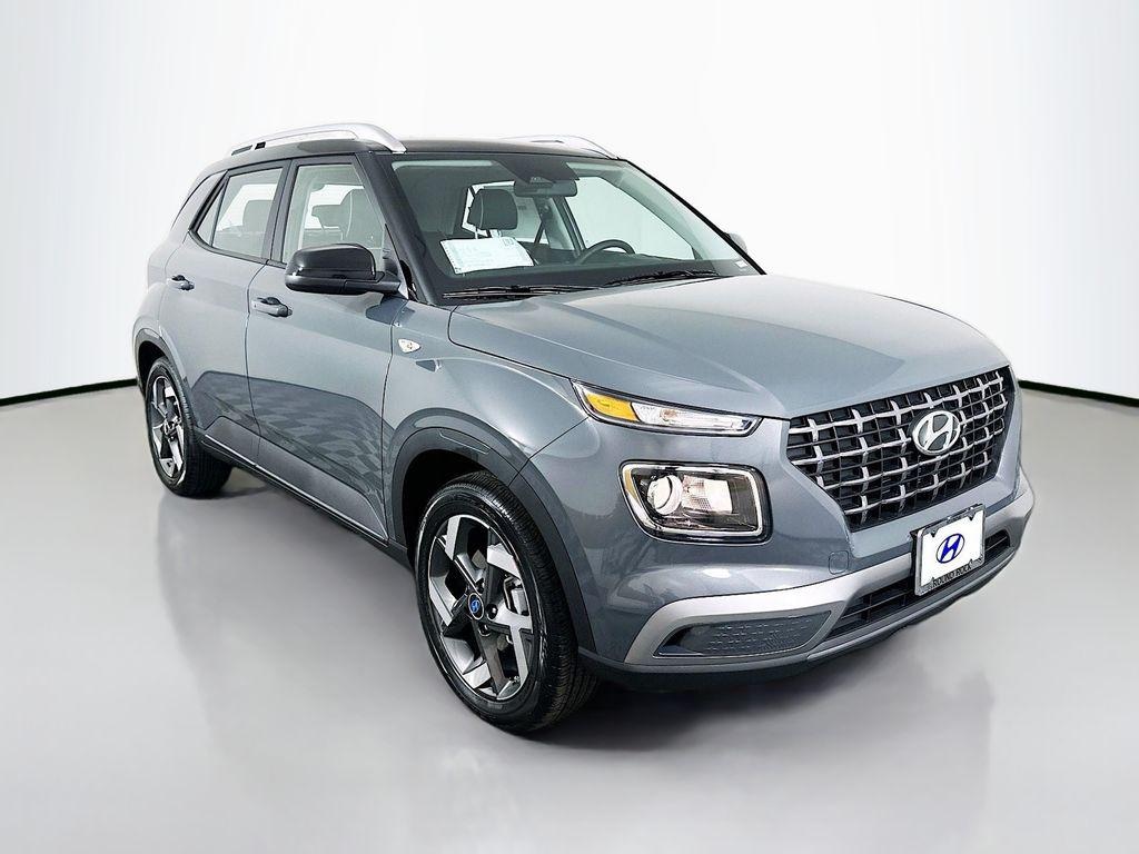 New 2026 Hyundai Venue SEL w/Two-Tone Roof SUV