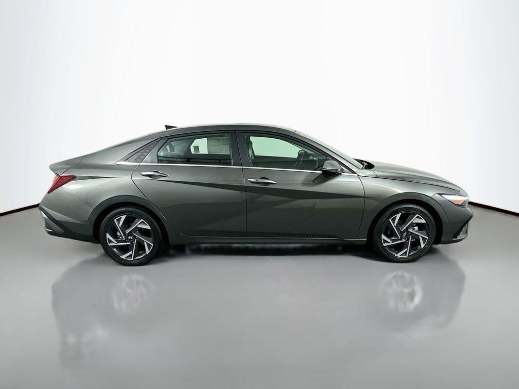 New 2026 Hyundai Elantra Limited Sedan