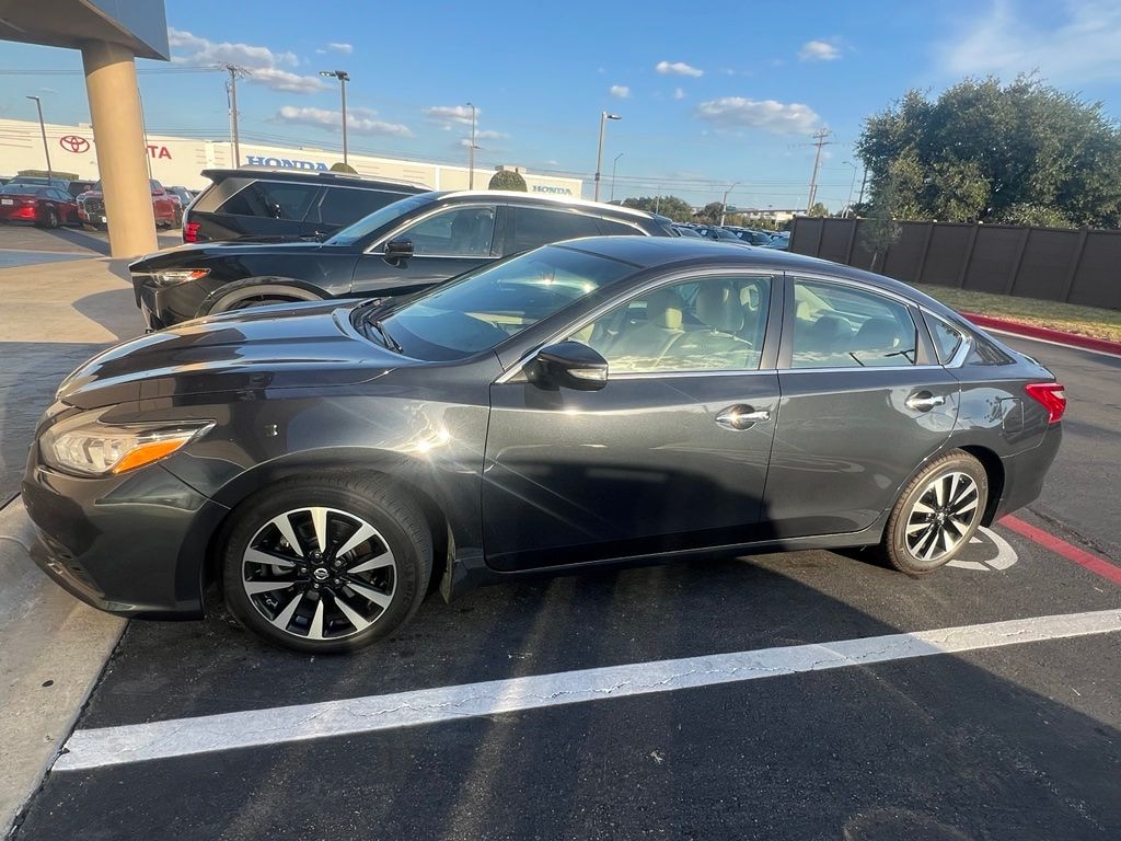 Used 2018 Nissan Altima 2.5 SV Sedan