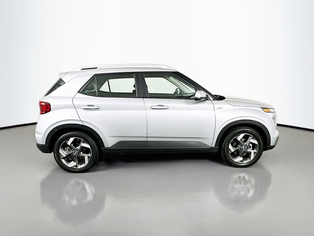 2022 Hyundai Venue SEL Limited photo 4