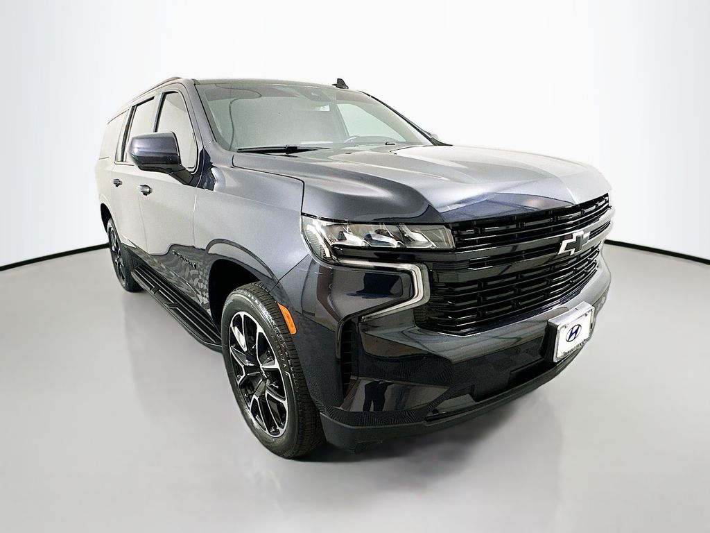 2023 Chevrolet Suburban RST photo 3