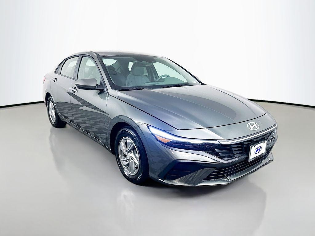 New 2026 Hyundai Elantra SE Sedan