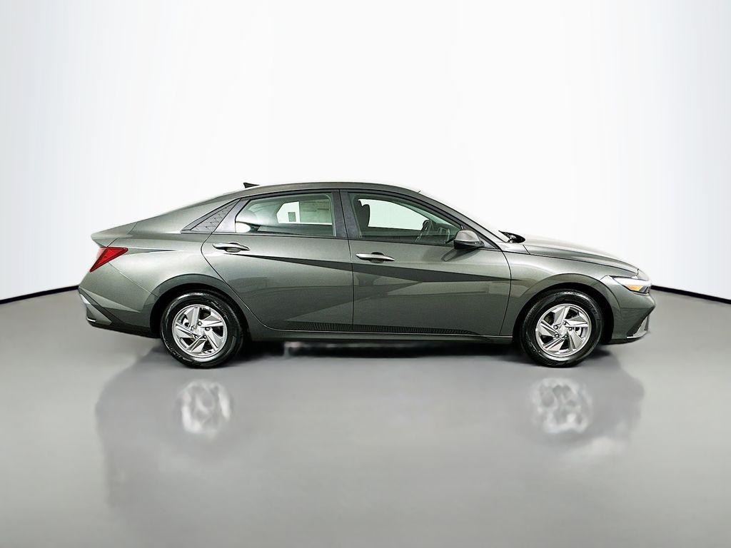 New 2026 Hyundai Elantra SE Sedan