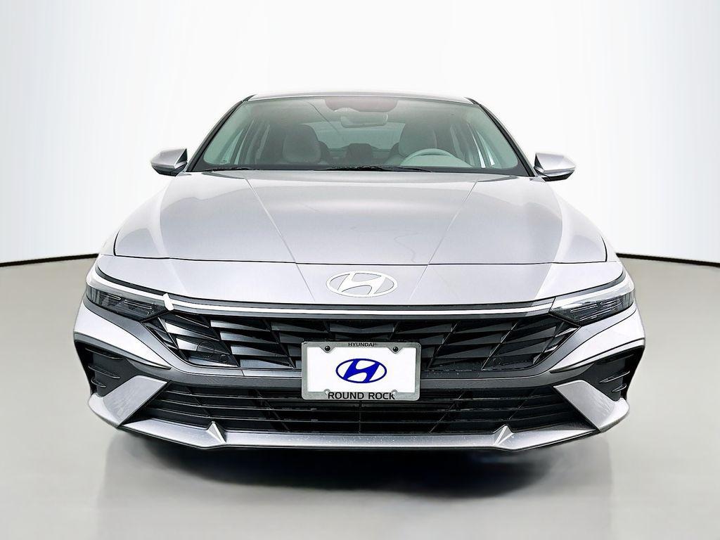 New 2026 Hyundai Elantra SE Sedan