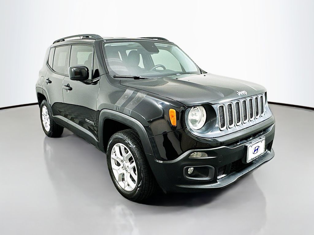 2016 Jeep Renegade Latitude photo 2